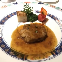 メインのお肉。