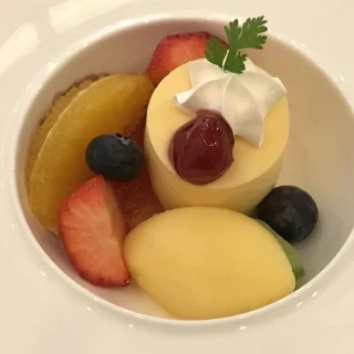 新郎新婦用のデザート（披露宴後、控室で）