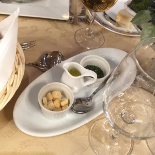 スタッフさん達が温かく料理も大変美味しい会場です。