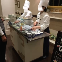 デザートブッフェ時にコールドストーンアイスも！