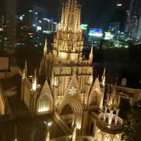 夜にみた大聖堂のライトアップです。