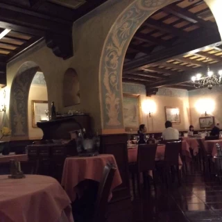 料理がとても美味しいのでゲストも満足できる会場だと思います。