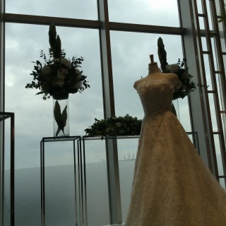 ワンフロア貸切でアットホーム結婚式が出来ます。