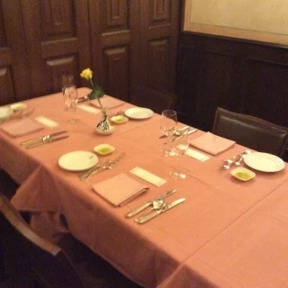 料理がとても美味しいのでゲストも満足できる会場だと思います。
