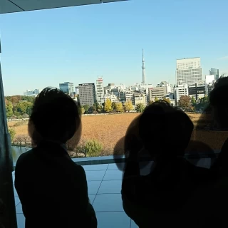 カーテンが開くと、素晴らし景色です！