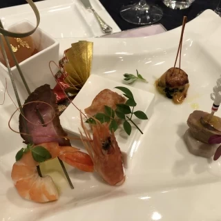 丁寧な味付けの前菜。