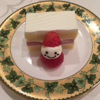 ケーキカットされたケーキ