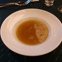 蟹肉と絹笠茸いりふかひれスープ