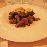 お肉料理は本当に美味しい。