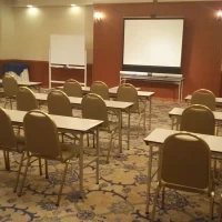 ローズルーム内観
(机はセミナー時の配置です)