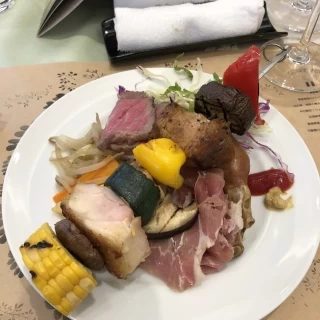 BBQではかなりたくさんの食材があり、盛り上がってました！