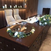 クラブの新郎新婦の座席です。