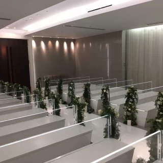 白が基調となっています