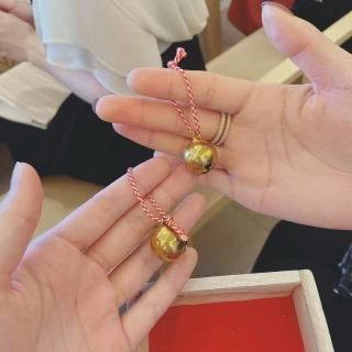 和装婚で「鈴鳴り」という演出。出演者全員が鈴を鳴らし祝福。