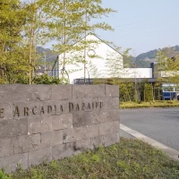 入口。左が駐車場。