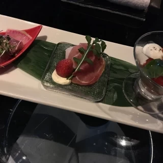 カプレーゼは絶品でした。