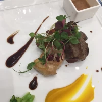 牛豚メイン料理