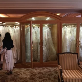 新婦のウェディングドレス、3000点程あるみたいです。