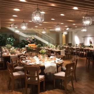 カジュアルなHicks Garden