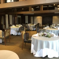 落ち着いた雰囲気の会場