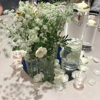 テーブル装花 高さもあり立体感がありました。