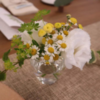 テーブル装花 小さいお花が可愛い