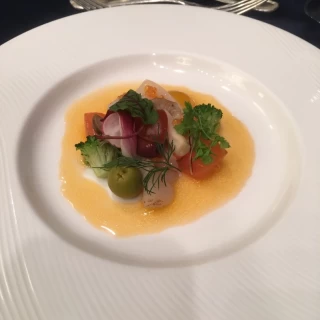 前菜。ソースが美味しかったです。