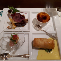 試食はコースを少しずつ頂きました。和と洋の合わさったお料理。