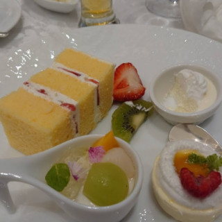 食後のデザートブュッフェ