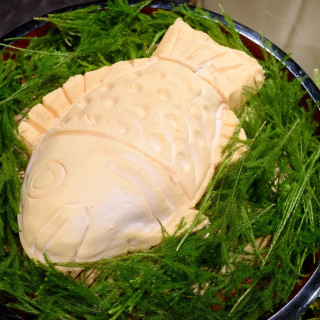 鯛の塩釜はお茶漬けにします。