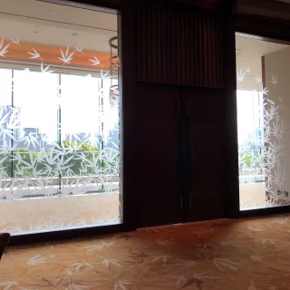 通路越しに皇居が見えます