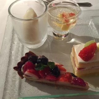デザートはデザートプレートにランクアップ