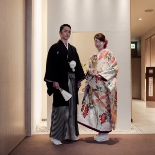 披露宴会場に入る前の1枚。