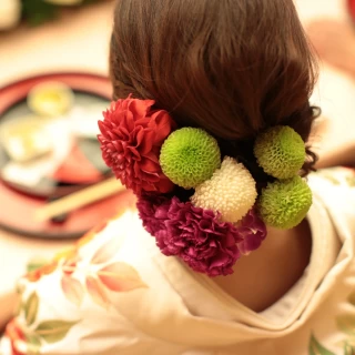 ヘアアレンジはもちろん、生花の種類も自分好みで大満足でした。
