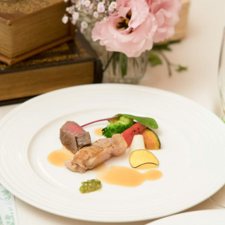 茨城県産常陸牛とローズポークのステーキ