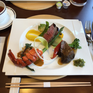 試食会のプレート。見た目も華やかで美味しくて感動します。