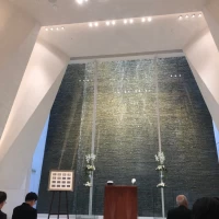高い天井
水が流れています
