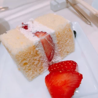 ウェディングケーキは最後ゲストへ配られました