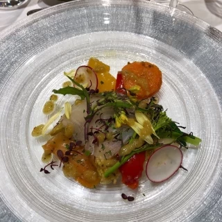 前菜の海鮮のお料理。さっぱりしていて美味しかったです！