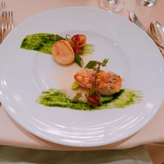 皮がパリパリの美味しいお魚料理