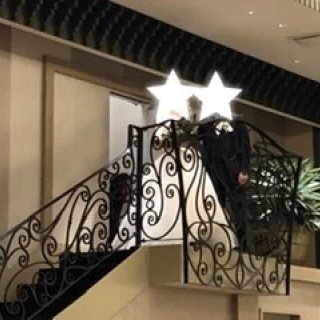 階段での入場