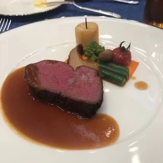 洋食の肉料理