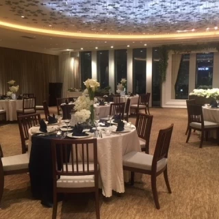 夜の披露宴会場