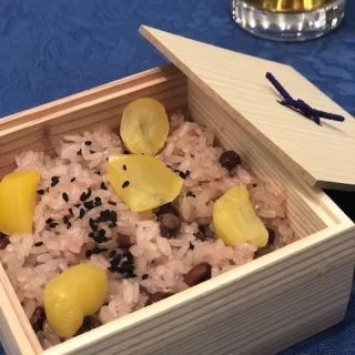 赤飯。持ち帰りもできました。