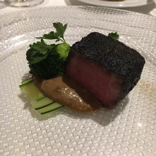 国産牛ロース肉のポワレ