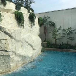 ガラス越しの外の風景