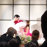 新郎からサプライズで108本の薔薇の花束