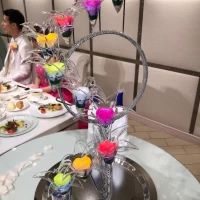 新郎と新婦で、エターナルリングという光の演出をしました