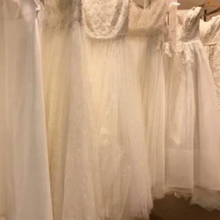 見学させていただいた、提携ドレスショップのドレスです。