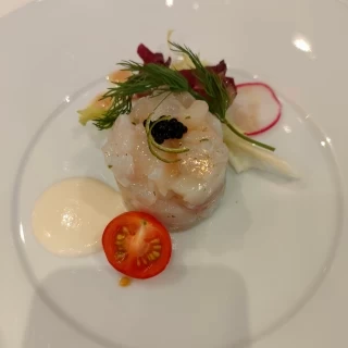 見た目も華やかなお刺身
